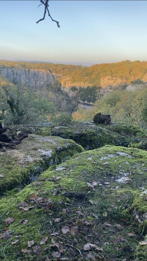 Gites Des Falaises De La Beaume Labeaume Exteriér fotografie