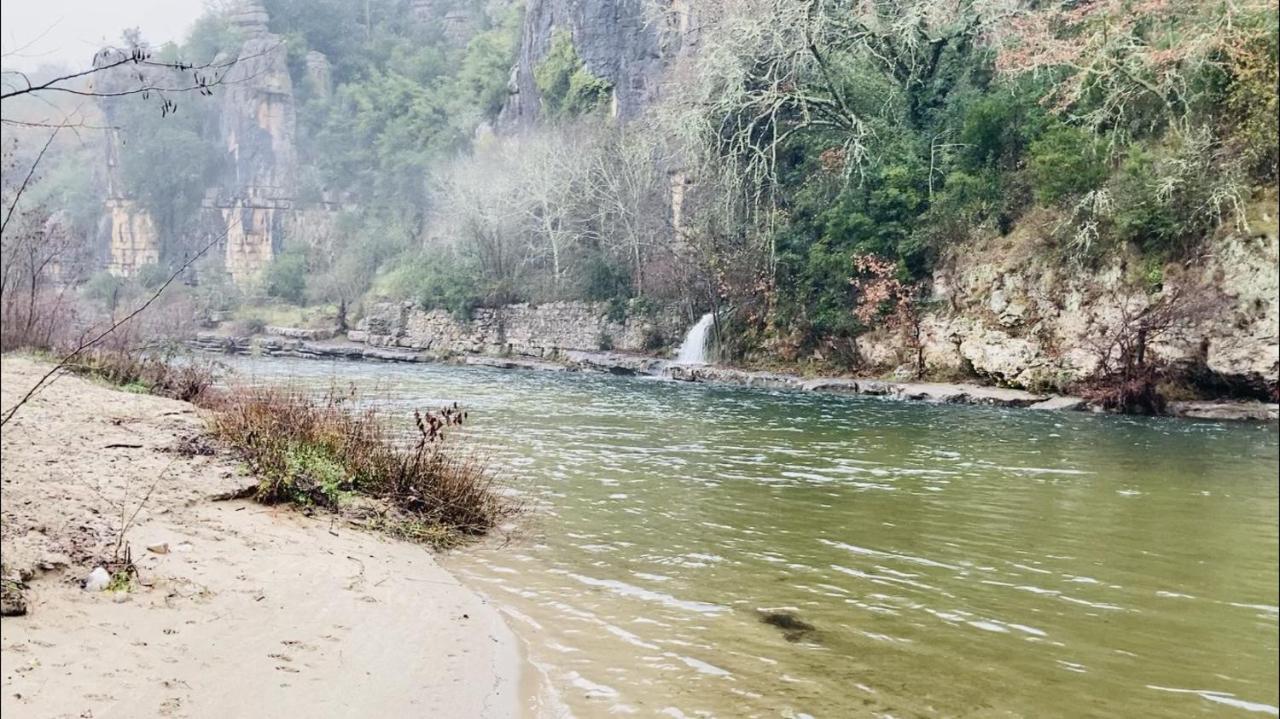 Gites Des Falaises De La Beaume Labeaume Exteriér fotografie
